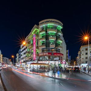Tanha Hotel